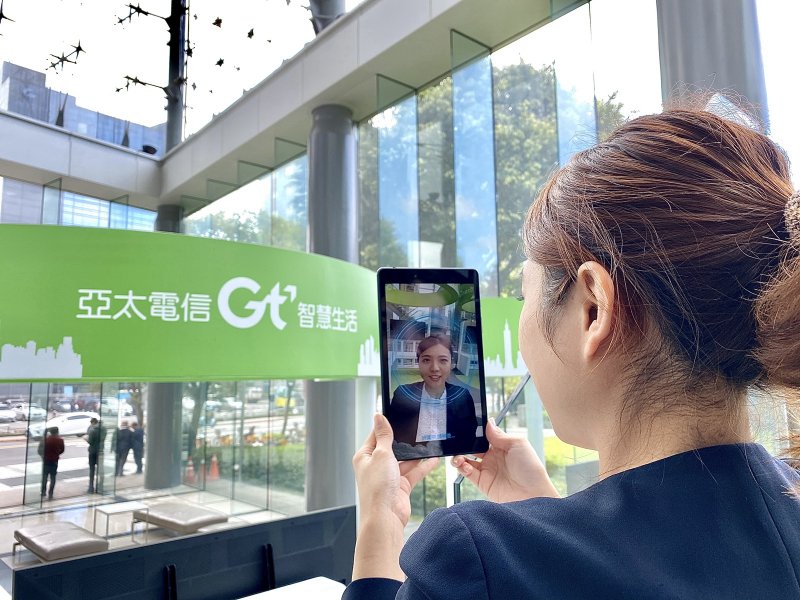 亞太電信推「雲端人臉辨識考勤服務」 刷臉打卡管理數位化。（廠商提供）