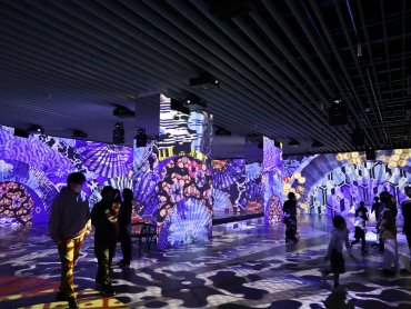 台達視訊團隊完成最新360度沉浸式投影 「來自巴黎的浮世繪劇場」於日本角川武蔵野美術館展覽