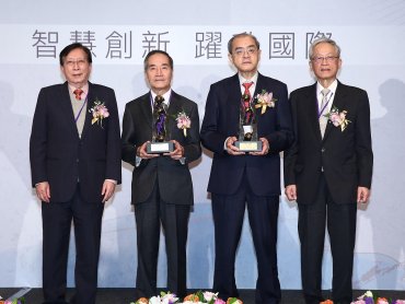 研華董事長劉克振、浸潤式微影之父林本堅獲頒第15屆「潘文淵獎」