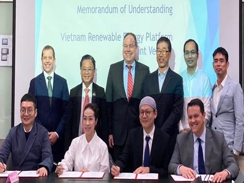 微電能源與越南西貢電信簽立太陽能開發合作備忘錄。（微電能源提供）