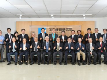 工研院院士提出「臺灣產業生成式AI發展倡議」 以五大策略加速百工百業AI化