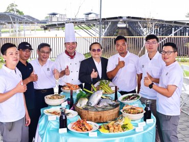 台泥綠能嘉義漁電共生案場 新鮮魚蝦上桌 目標嘉義、高雄再建150MW