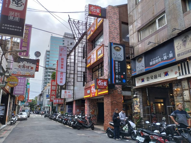 台北車站站前商圈示意圖。(台灣房屋中正店提供)