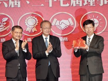 鴻海董事長劉揚偉接任電電公會第27屆理事長 擬定三大方向努力