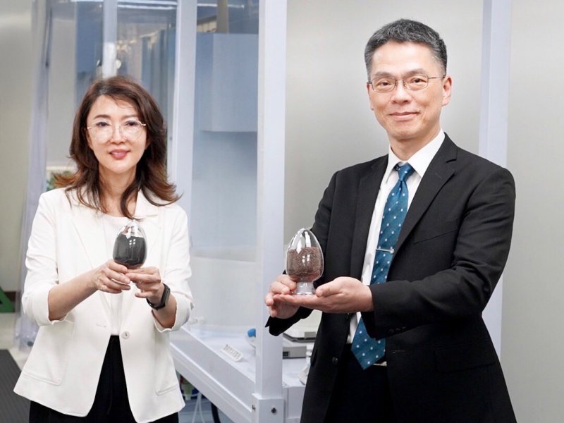 台塑新智能建置完成全台第一座整合前段物理破碎與後段化學萃取之鋰鐵電池回收示範線。(新智能提供)