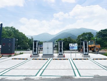 星舟快充攜手台鐵打造東部鐵路首個電車充電網 補齊花東觀光充電缺口