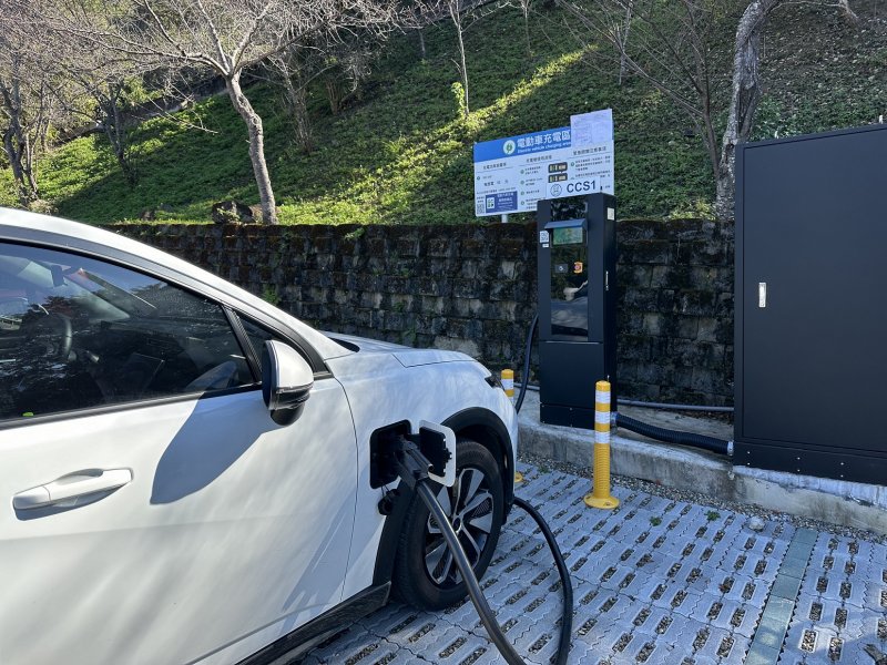 遠傳助打造桃園七大風景區公有停車場充電站。（遠傳提供）