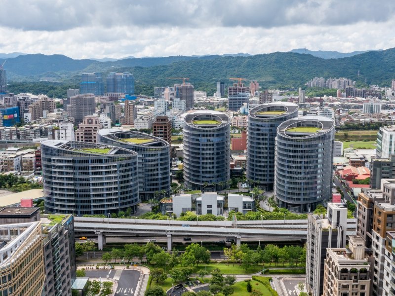 台塑企業內湖大樓榮獲LEED綠建築最高榮譽白金級認證 樹立台灣綠色企業總部新標竿。（台塑提供）