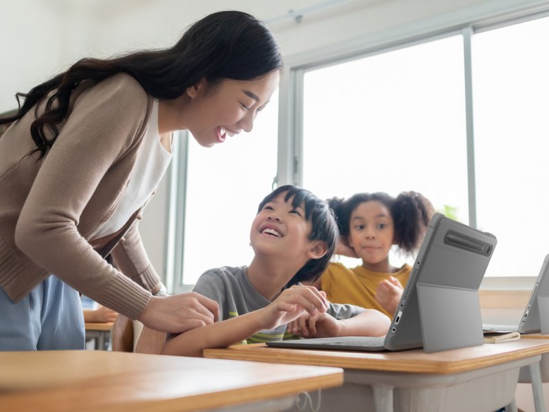 Gemini 變身課堂助教 ASUS Chromebook 扎根新世代AI素養。（華碩提供）