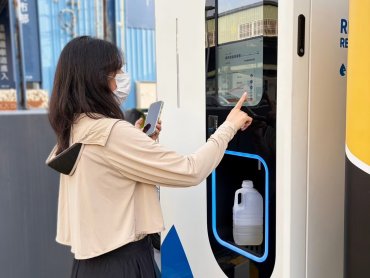 台塑便利家洗劑智慧補充站率先獲頒環境部首批「蝸牛循環標誌」 打造綠色消費革命