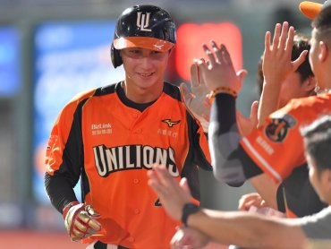 林佳緯猛打擊倒富邦 助獅隊完美5連勝收尾下半季